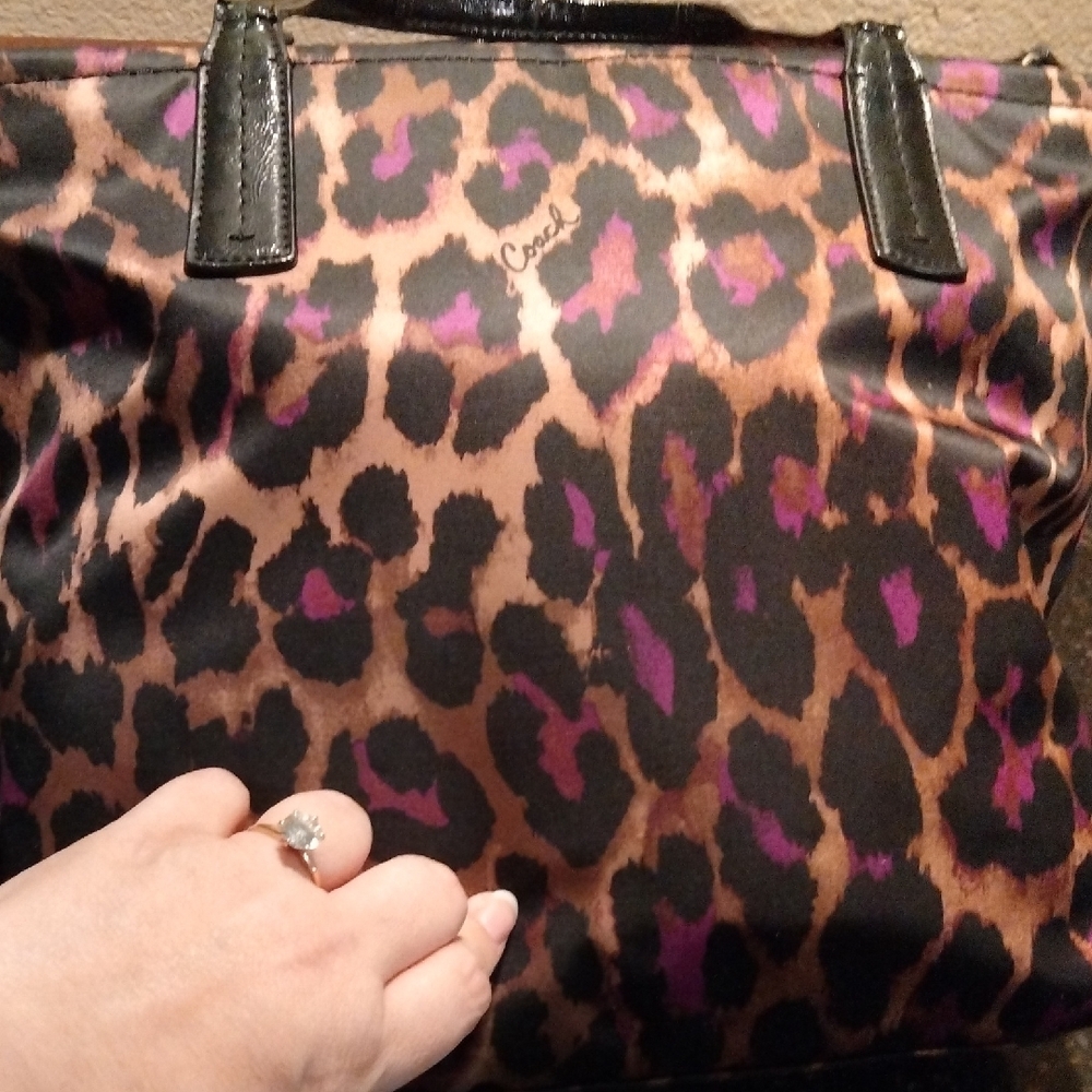 Coach Purple and Black Shoulder Bag with Structured Silhouette - Picture 6 of 16